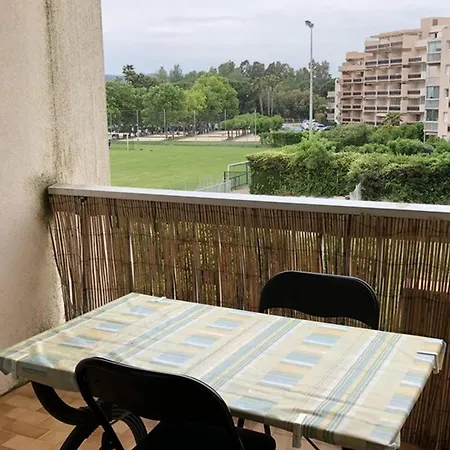 Calme Proche Avec Climatisation, - Fr-1-803-54 Appartement Le Lavandou