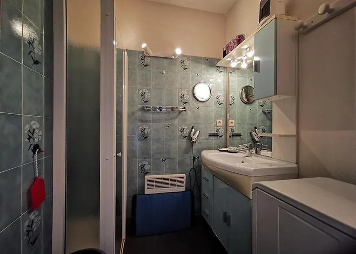 Calme Proche Avec Climatisation, - Fr-1-803-54 Appartement *